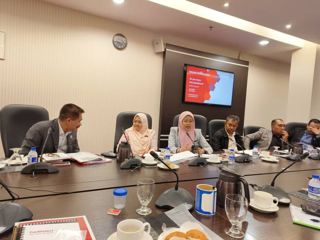 Meeting group photo 2